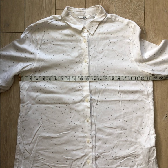 Like New Uniqlo Polka Dot Print Button-Up Shirt Women’s Size L - Picture 2 of 9